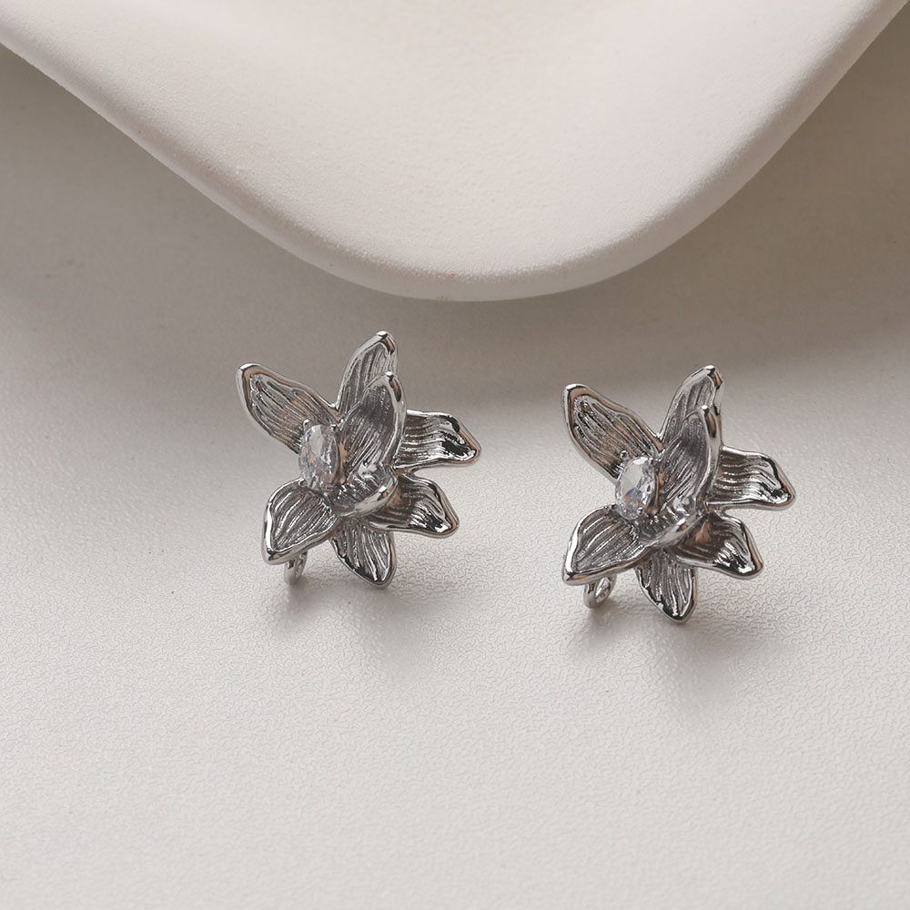 4PCS Dainty Flower Ear Studs E - Flower Supplies のレビューと価格
